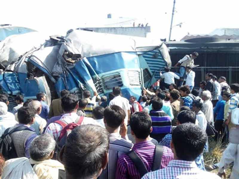 नेशनल रिपोर्टर : ट्रेन हादसे में 32 की मौत