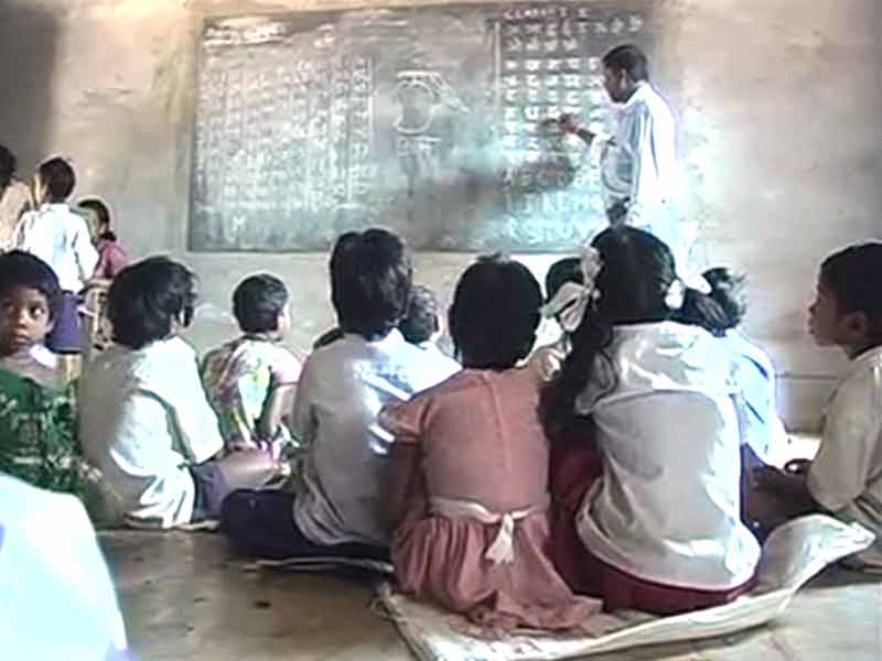 Video : In Jharkhand's Naxal Hotbed, a School of Hope and Worries