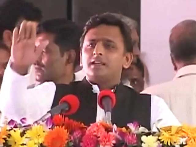 अब अखिलेश और मुलायम सिखाएंगे कार्यकर्ताओं को तहजीब