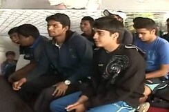 वर्ल्ड कप सेमीफाइनल : हर गेंद पर गड़ी हैं फैन्स की निगाहें वर्ल्ड कप सेमीफाइनल : हर गेंद पर गड़ी हैं फैन्स की निगाहें
