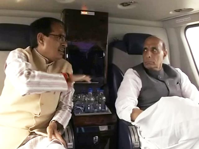 राजनाथ ने बेमौसम बारिश से प्रभावित इलाकों का लिया जायजा