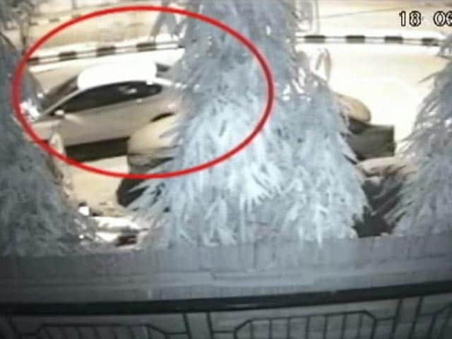 Video : महंगी कारों पर हाथ साफ कर रहे हैं दिल्ली के चोर