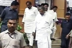 'वास्तुदोष' की वजह से कर्नाटक के सीएम को नए बंगले की तलाश 'वास्तुदोष' की वजह से कर्नाटक के सीएम को नए बंगले की तलाश