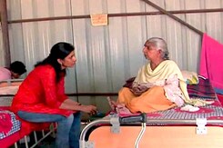 अनदेखी का बढ़ता अंधेरा : बेबस लोग, बेपरवाह सरकारें अनदेखी का बढ़ता अंधेरा : बेबस लोग, बेपरवाह सरकारें