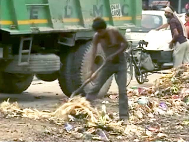 Videos : इंडिया 7 बजे : एमसीडी के सफाईकर्मियों की हड़ताल ख़त्म