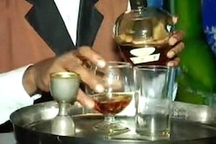 Kerala High Court Upholds Liquor Policy, 24 Five-Star Hotels to Serve Alcohol Kerala High Court Upholds Liquor Policy, 24 Five-Star Hotels to Serve Alcohol