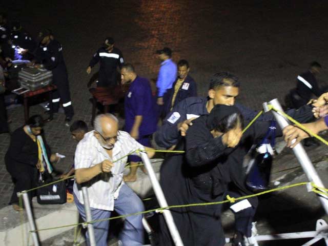 इंडिया 7 बजे : यमन में भारतीय नौसेना ने चलाया 'ऑपरेशन राहत'