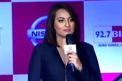 दीपिका के 'माई च्वाइस' पर सोनाक्षी सिन्हा की अपनी अलग राय दीपिका के 'माई च्वाइस' पर सोनाक्षी सिन्हा की अपनी अलग राय