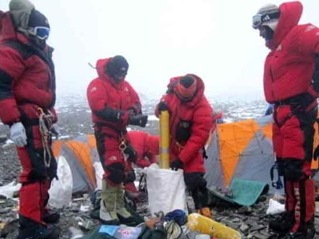 Video : Indian Army Team To Scale Mount Everest, Will Come Back With 4000 Kg Garbage