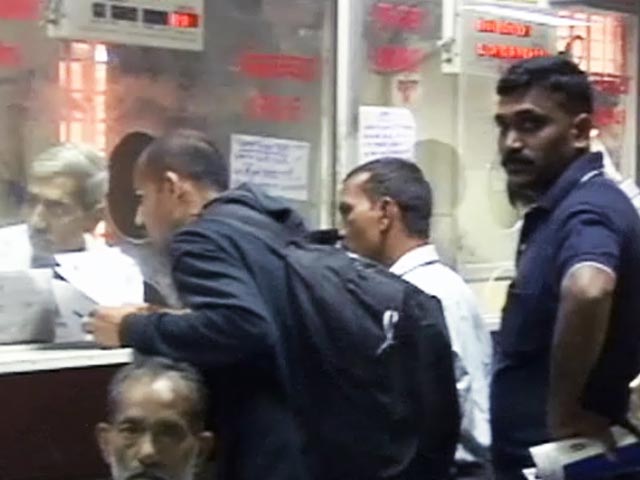 स्पीड न्यूज : रिकॉर्ड 13 लाख ट्रेन टिकटों की बुकिंग