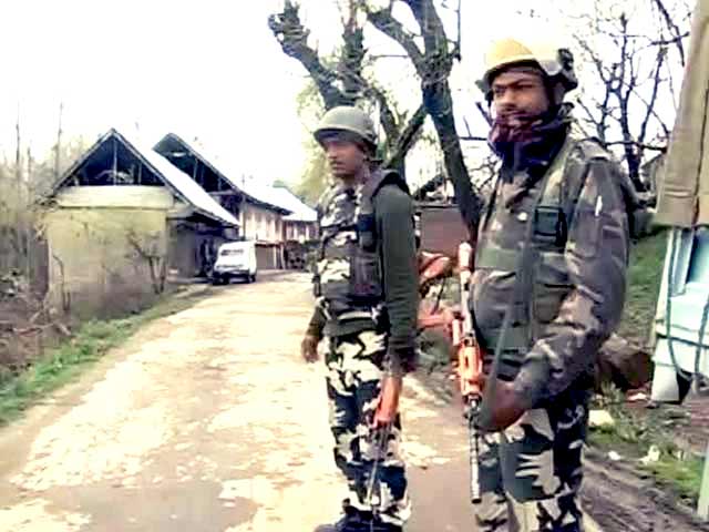 Video : 1 Police Officer Killed, Civilian Injured in Encounter in Jammu and Kashmir