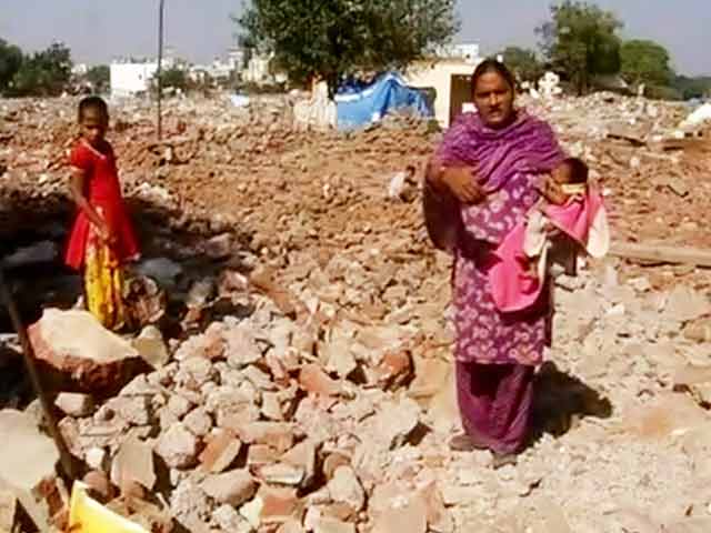 Video : In Vadodara, Slums Are Gone, But No New Homes for Displaced People