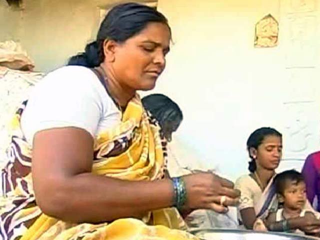 Amid Debate on Tobacco Curbs, Beedi Workers Ask 'What About Us'