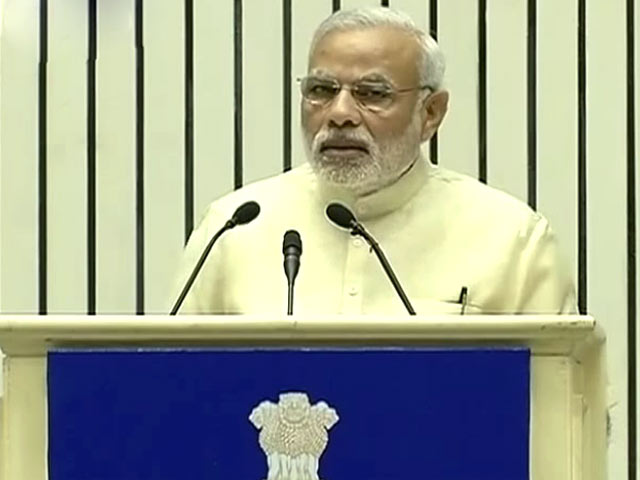 पीएम ने जजों की तुलना भगवान से की