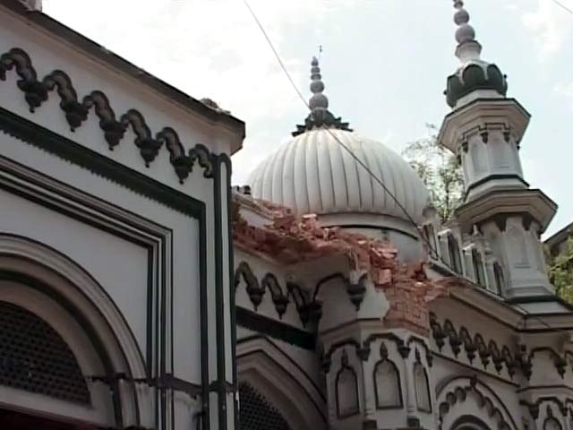 Divide Over Demolition of Heritage Mosque in Kolkata