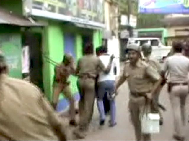 हुगली में 500 टीएमसी कार्यकर्ताओं का पुलिस स्टेशन पर हमला