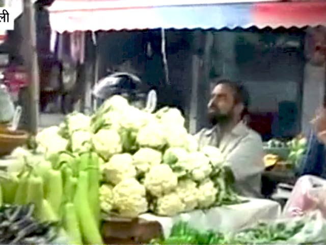 बेमौसम बरसात से सब्जियां महंगी