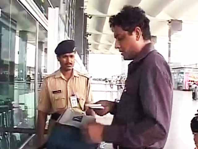 इंडिया 7 बजे : क़ानून को धुएं में उड़ाते उड्डयन मंत्री