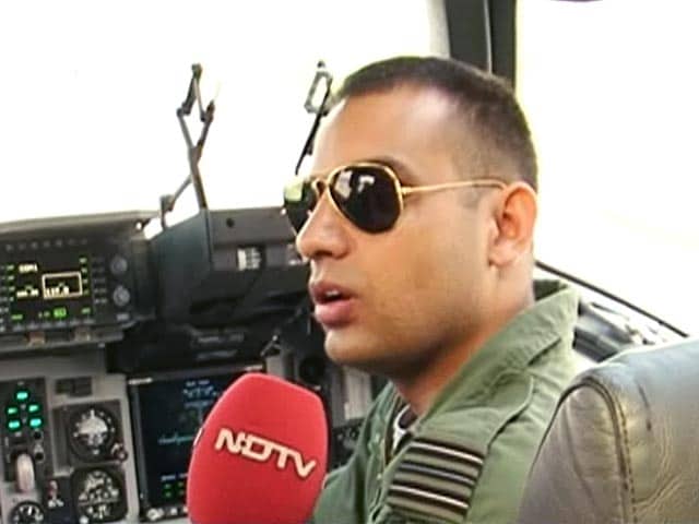 Videos : यमन में फंसे भारतीय को ला रहे पायलटों से सुने वहां के हाल