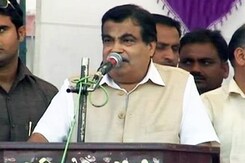 Union Minister Nitin Gadkari Assures Distressed Farmers of Support Union Minister Nitin Gadkari Assures Distressed Farmers of Support