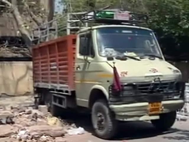 पुरानी गाड़ियां बंद होने से हवा साफ होगी, कुछ की रोजी रोटी भी!