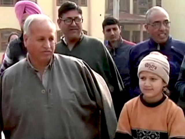 Videos : प्राइम टाइम इंट्रो : सवाल कश्‍मीरी पंडितों की घर वापसी का