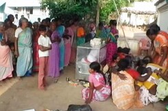 Families of Alleged Smugglers, Killed in Andhra Pradesh, Protest on Road With Bodies Families of Alleged Smugglers, Killed in Andhra Pradesh, Protest on Road With Bodies