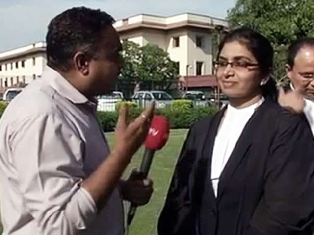 एसिड पीड़ितों का मुफ़्त हो इलाज, सुप्रीम कोर्ट का आदेश