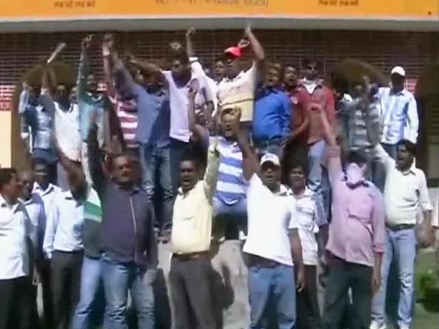 Here's Why Over 2 Lakh Teachers in Bihar Are on Strike