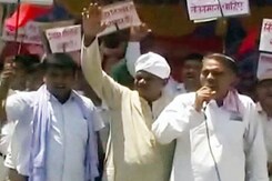 बिहार में ढाई लाख कॉन्ट्रेक्ट टीचर हड़ताल पर बिहार में ढाई लाख कॉन्ट्रेक्ट टीचर हड़ताल पर