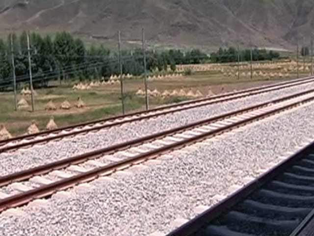 Videos : माउंट एवरेस्ट को भेदकर नेपाल तक रेल पहुंचाने की तैयारी में चीन