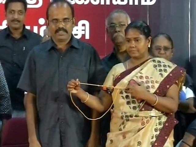 Video : 21 Women Remove Mangalsutras in Chennai Before Court Cancels Event