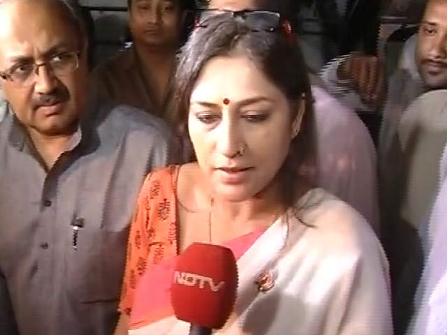 Actor Rupa Ganguly's Public Meeting Disrupted Allegedly by Mamata Banerjee's Partymen