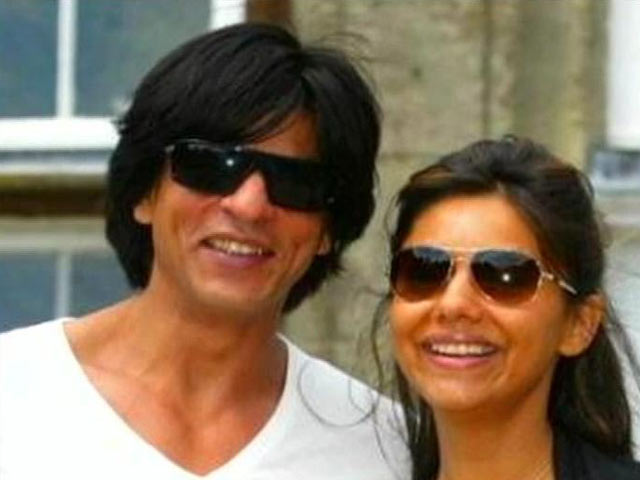Shah Rukh, Gauri Fly to Goa