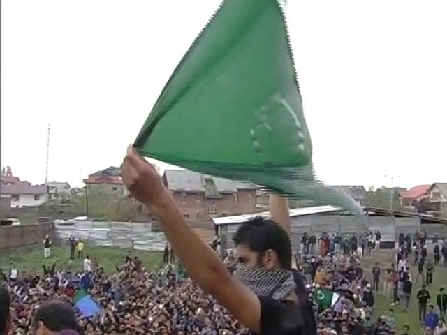Videos : मसर्रत की रैली : श्रीनगर में लगे पाक समर्थक नारे