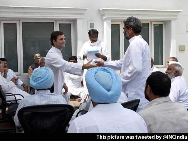 Video : Rahul Gandhi Meets Farmers Ahead of Sunday's Mega Rally