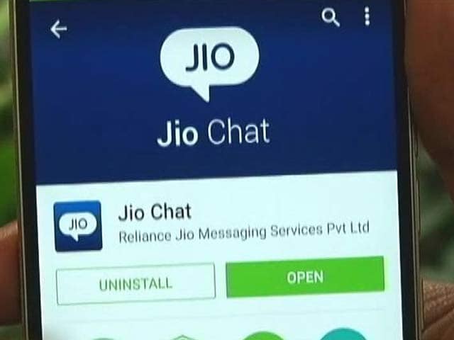 Video : Jio Chat Review: WhatsApp Killer?