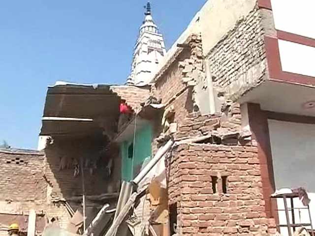 मोतीनगर में ब्वॉयलर फटने से इमारत गिरी, एक की मौत