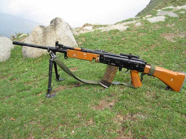 सवालों में इंसास राइफल