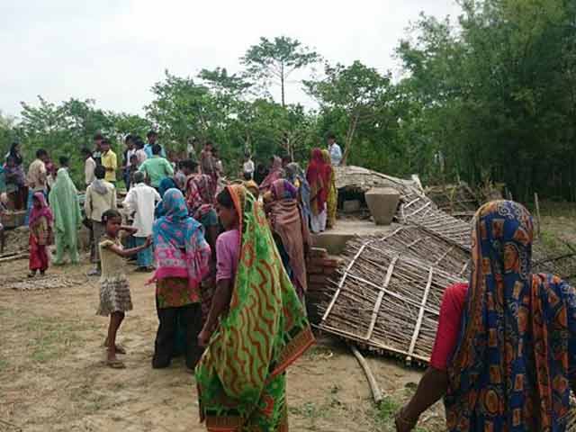 Video : Bihar Storm Rips Apart a Family, Destroys Maize Crop