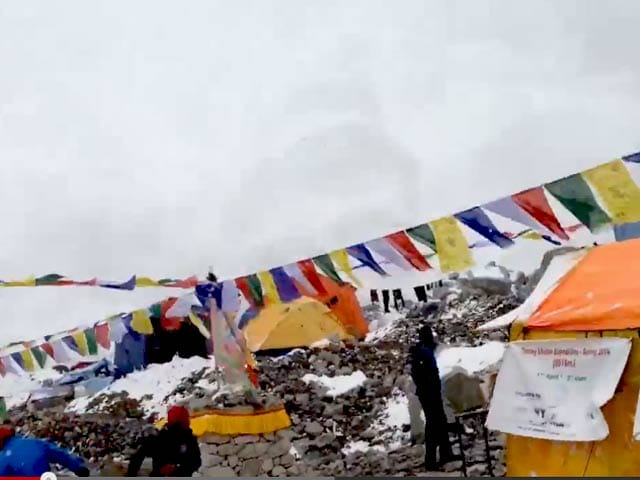 Video : हिमस्खलन को कैमरे में कैद किया एक पर्वतारोही ने