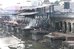 Amid Mass Cremations in Nepal, a Village Comes Out for 6 of a Family from Singapore Amid Mass Cremations in Nepal, a Village Comes Out for 6 of a Family from Singapore