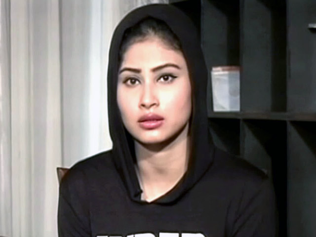 Mouni Roy Joins #MyFit100Days Challenge