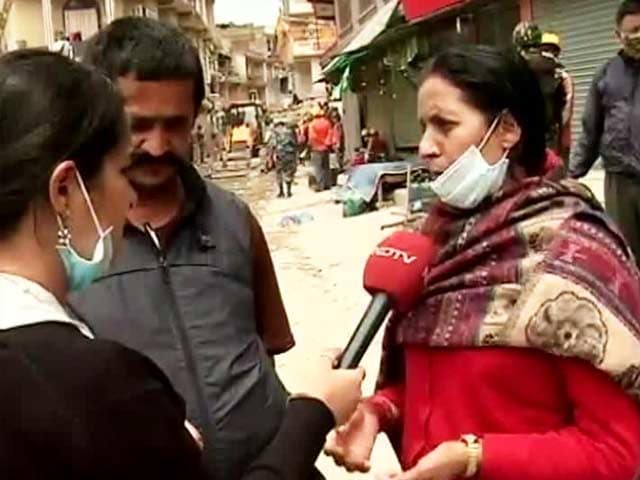 Video : After Being Trapped Under Debris for 50 Hours, Woman Pulled Out Alive in Quake-Hit Nepal
