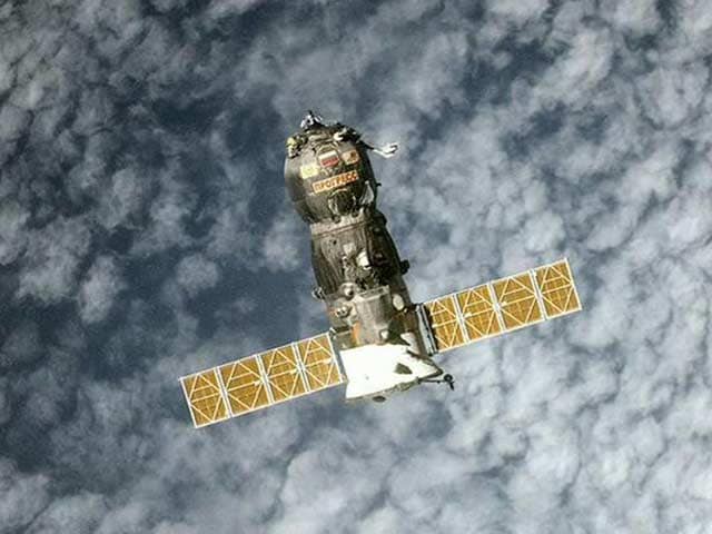 Video : Unmanned Russian Spacecraft Plunging to Earth: Official