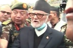 नेशनल रिपोर्टर : नेपाल के पीएम को झेलना पड़ा लोगों का गुस्सा नेशनल रिपोर्टर : नेपाल के पीएम को झेलना पड़ा लोगों का गुस्सा