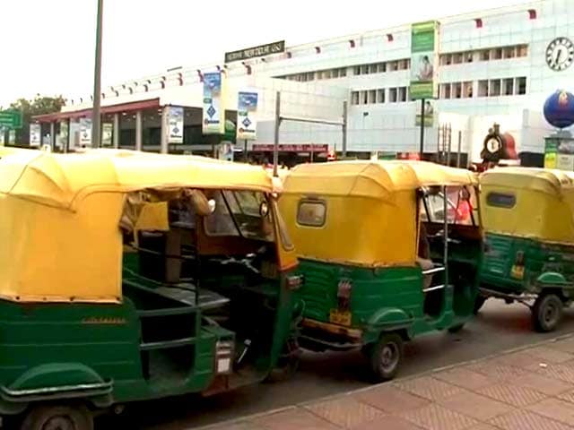 Video : दिल्ली समेत कई शहरों में आज ऑटो-टैक्सी की हड़ताल