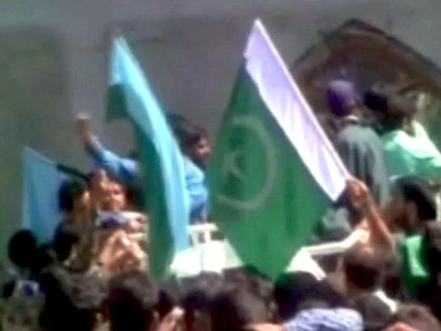 Video : अलगाववादी नेता गिलानी की रैली में फिर लगे पाकिस्तान समर्थक नारे, झंडा भी लहराया