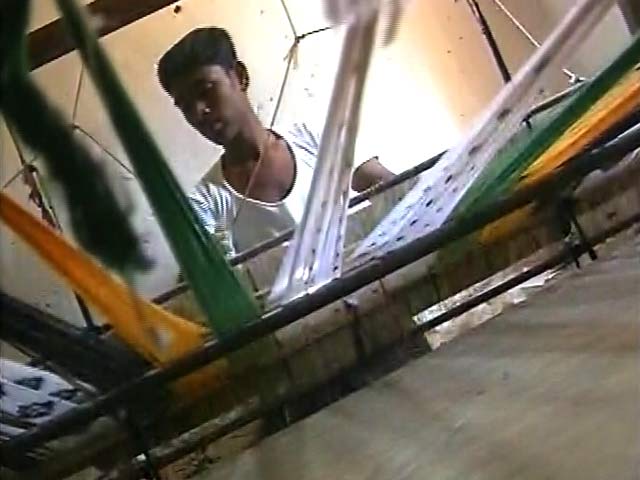 Video : With Gen-Next Opting Out, Handloom Weaving a Dying Art in India