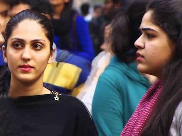 Video : NDTV Deakin Scholarship Program 2015